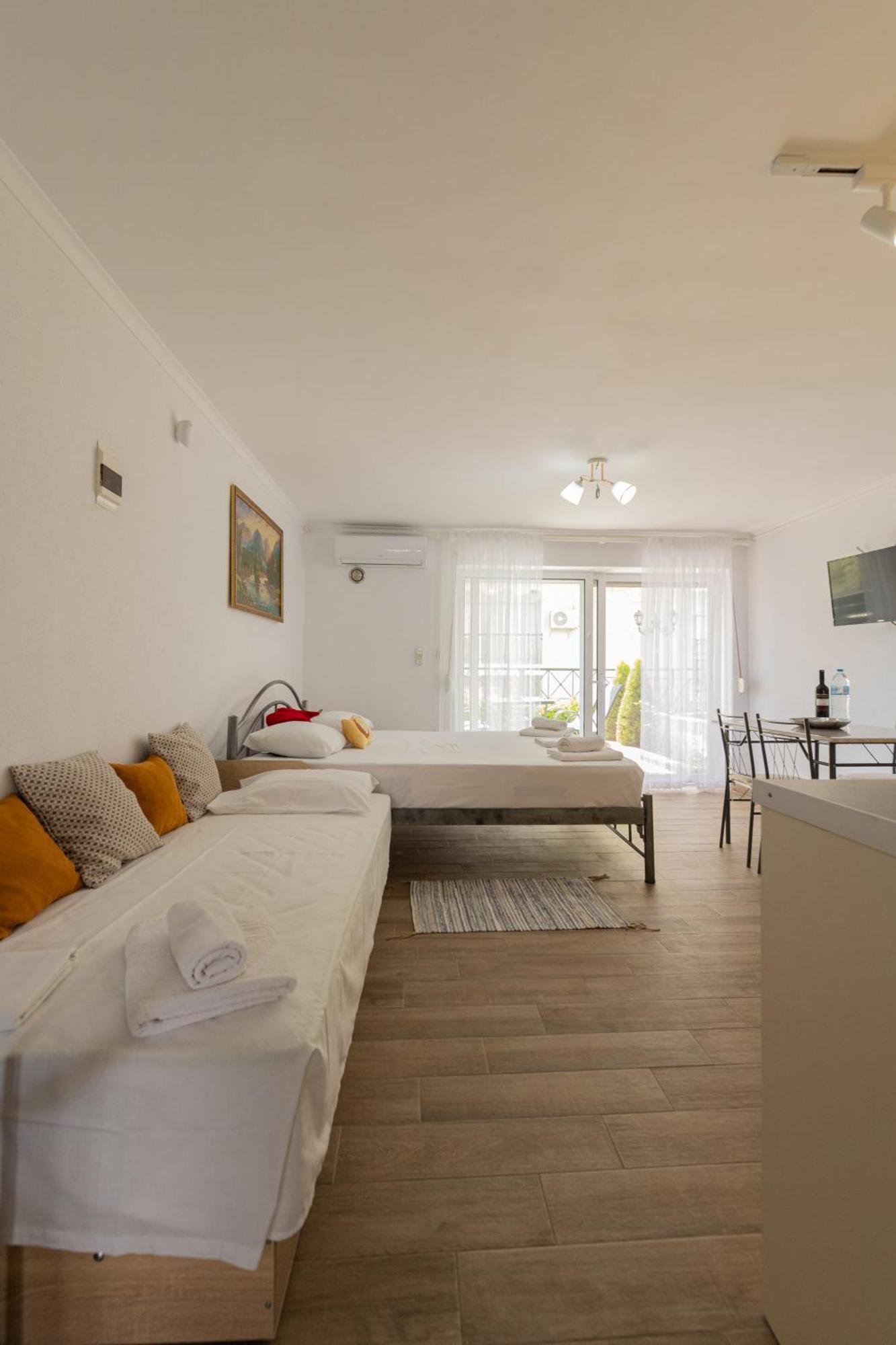 Toli Apartments Kallithea  エクステリア 写真